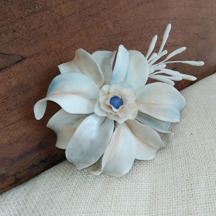 Tocado Maxi flor en porcelana fría - Calma